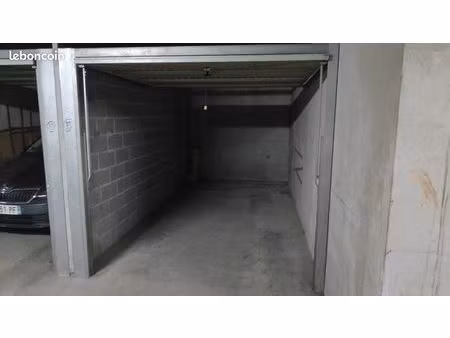 garage/box saint laurent du var
