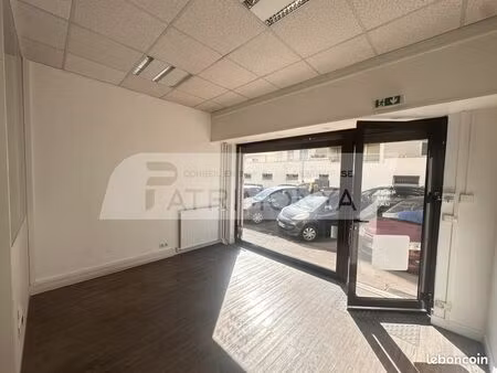 local commercial 44 m²