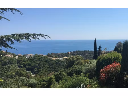 villa de luxe à vendre dans le quartier le dramont-agay-anthéor-le trayas