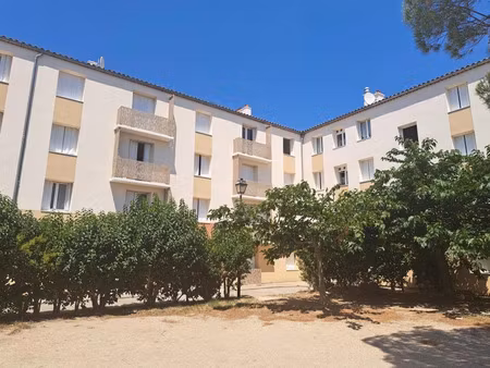 location appartement 3 pièces 55 m² à châteauneuf-du-pape (84230)
