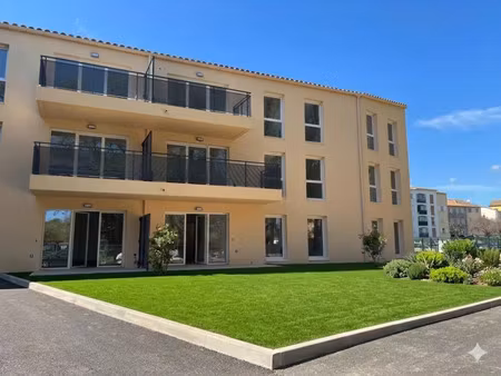 location appartement 3 pièces 58 m² à cogolin (83310)