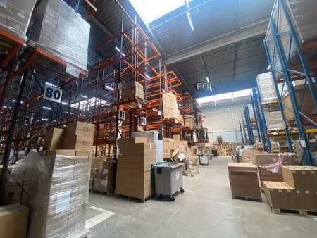 location entrepôt croissy beaubourg 77183 3340m²
