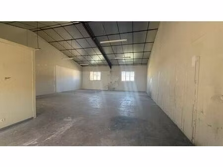 location entrepôt saint just 01250 146m²