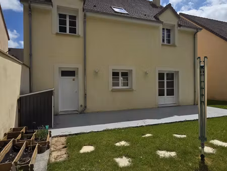 location maison 5 pièces 137 m2 à fontaine-la-guyon