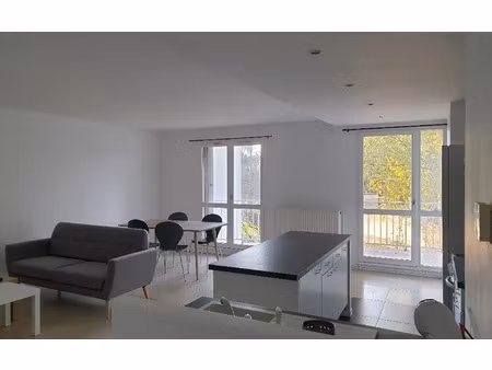 location appartement  m² t-3 à eysines  1 200 €