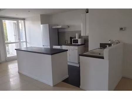location appartement  m² t-3 à eysines  1 373 €