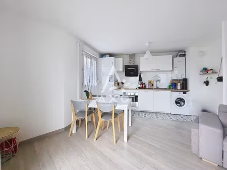 location appartement 2 pièces 47 m² à fontaine-lès-dijon (21121)  790 €