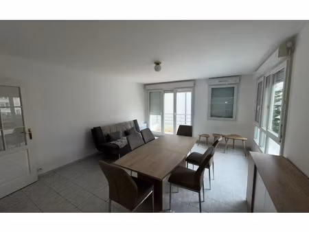 location appartement  71.31 m² t-3 à lille  1 250 €