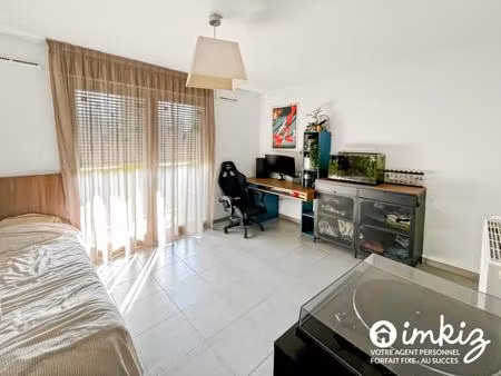 studio meublé 23 m²  terrasse de 9 m² et box