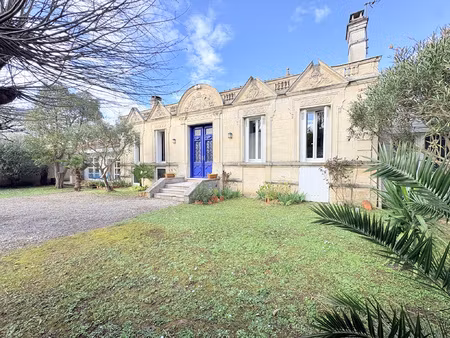 maison familiale au calme de caractère à saint-genès