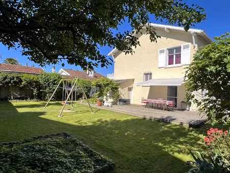 haut de billère - maison familiale de 4 chambres avec jardin