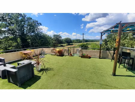 à vendre secteur quissac grande proprieté + gite- spacieux