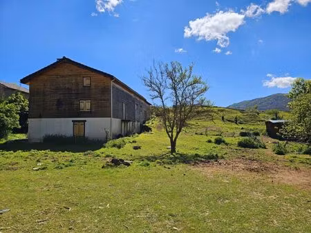 maison de 200 m² en pierre avec jardin