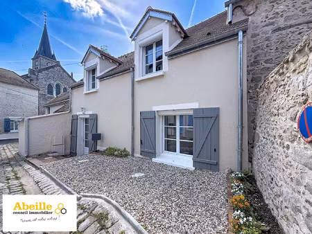 maison de village de 60 m2 hab. terrasse de 13 m2.