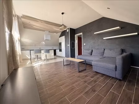 appartement - 2ème étage - 50 m2 - 3 pièces - meublé