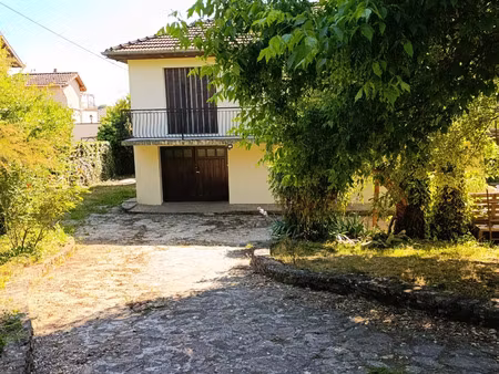 maison individuelle sur 990 m² + jardin + garage