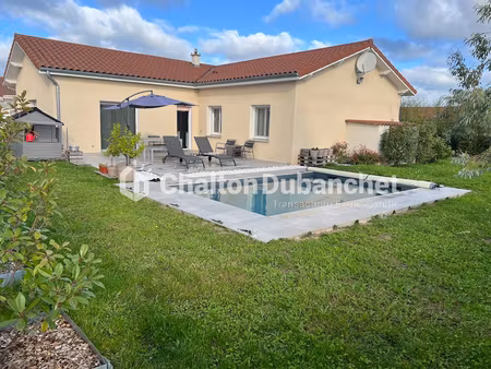 maison d'environ 130 m2 - 4 chambres - terrain 800m2 - 42600 champdieu