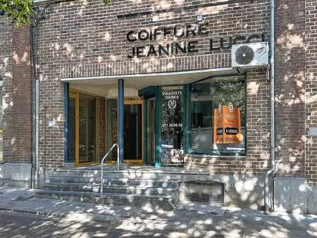 rez - de - chaussee commerciale idealement situe