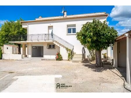 maison familiale rénovée avec piscine et garage