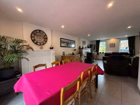 maison 2 chambres + 1 bureau avec cave terrasse et parking !