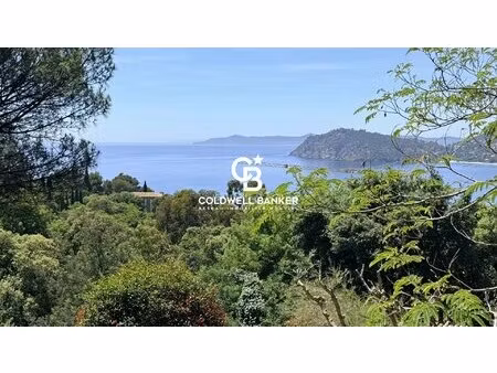 vue mer d’exception sur le cap nègre  charmante petite maison provençale