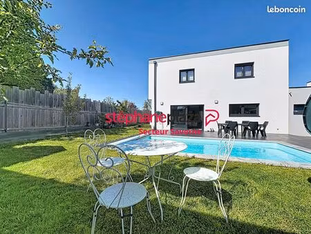 maison 6 pièces 158 m²