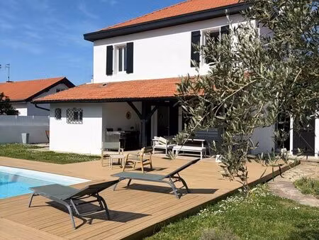 maison rénovée 150m2 avec piscine