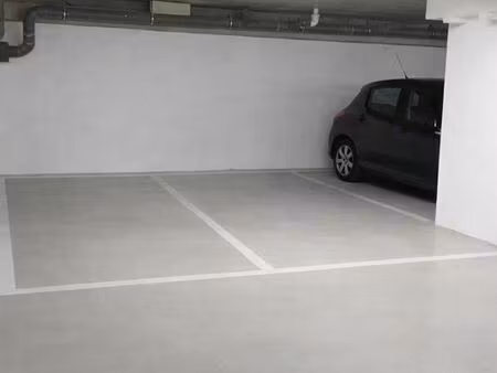 parking à louer clamart gare à deux pas de la gare
