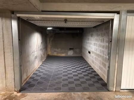garage à louer fréjus