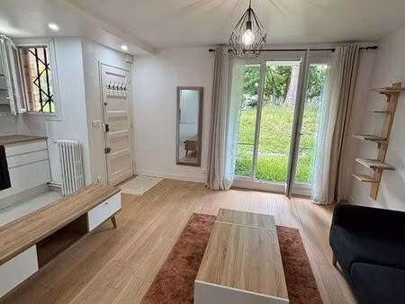 appartement t2 rénové et meublé à louer à chatou  quartier brimont