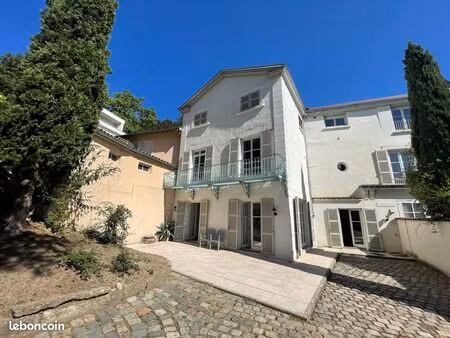maison 4 pièces 147 m²