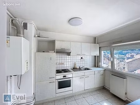 appartement 3 pièces 65 m²