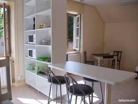 a louer studio meublé