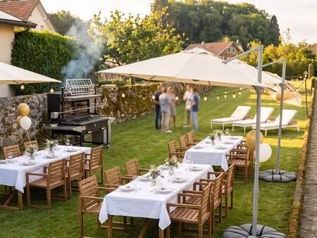 grand jardin privé avec barbecue professionnel — idéal anniversaires & fêtes en plein air 