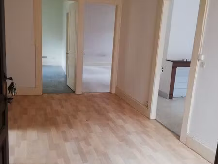 appartement t2-t3 75m²