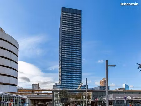 bureau privé entièrement équipé pour 1 personne à lyon  spaces part-dieu