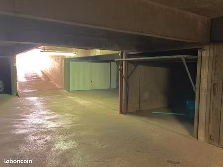 garage/box 15 m² lyon