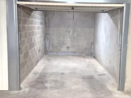 location garage box 1 place villefranche