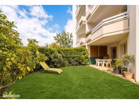 comme une maison aux portes de lyon  t3 avec grand rez de jardin-cadre privilegié