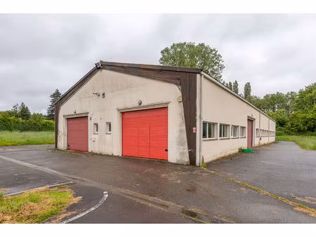 local d'activité de 650m² avec bureau et parking - proche gournay en bray