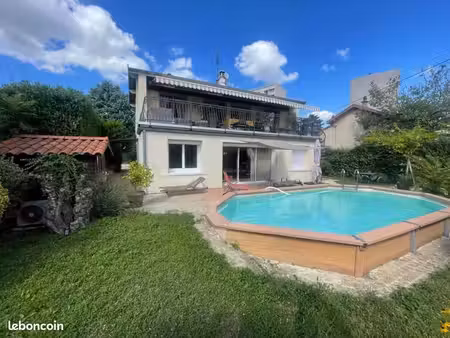 maison 6 pièces 250 m²