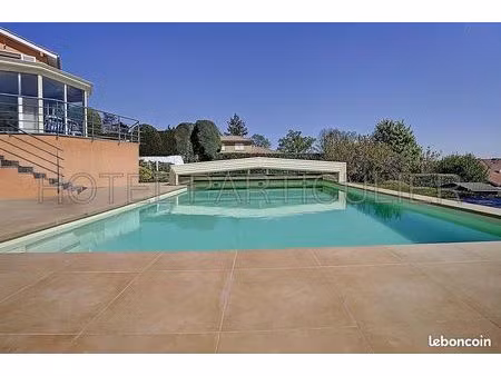 poleymieux au mont d'or  maison de 186m²  sur 1530 m²  grande piscine  vue exceptionnelle