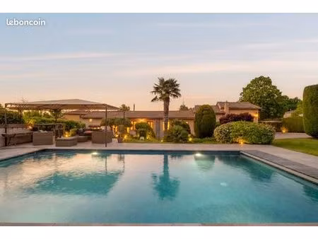 propriété 10 pièces 360 m²