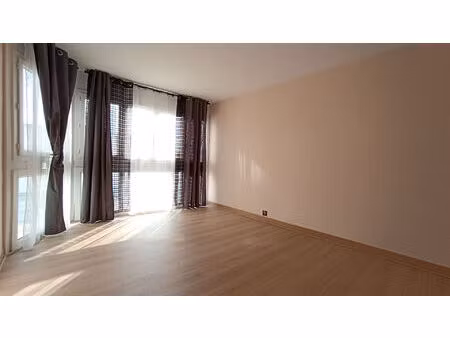appartement renove ascenseur et 3 chambres