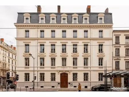 bureau privé à louer pour 1 personnes à lyon  41 cours de la liberte lyon  rhône