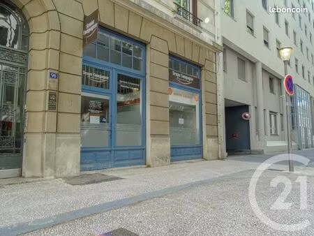 commerce 72 m²