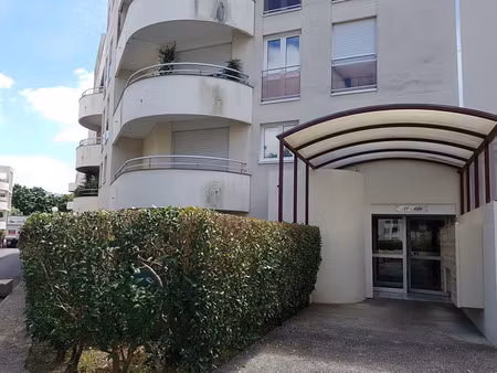 location appartement 2 pièces 51 m² à billère (64140)