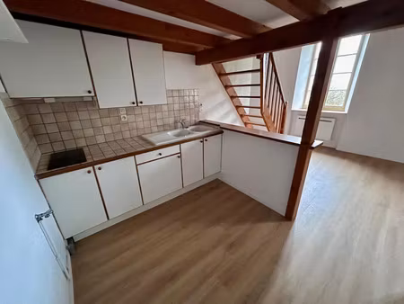 location appartement 2 pièces 46.39 m² à saintes (17100)  530 €