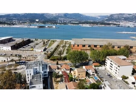 t2 avec balcon et parking à la seyne sur mer