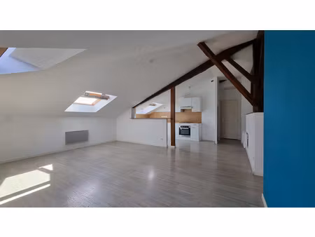 a vendre appartement t3 plein de charme à mees